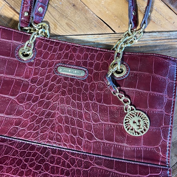 Anne Klein Burgundy Croc Embossed Satchel Shoulder Bag Lion Charm - Picture 3 of 9
